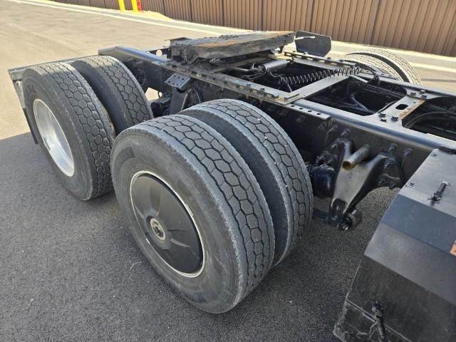 2022 International LT625-19