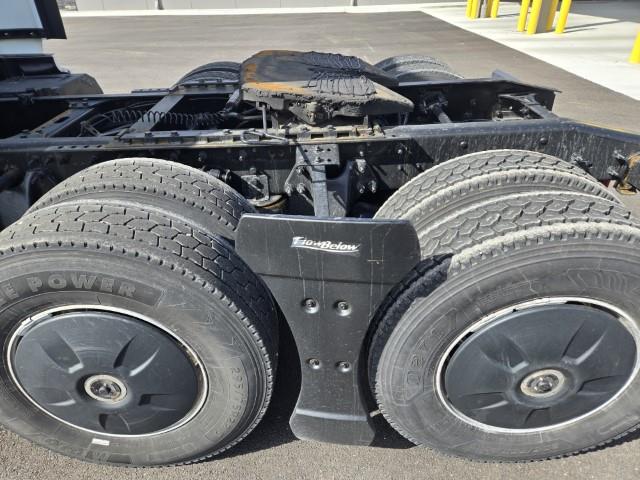 2022 International LT625-21