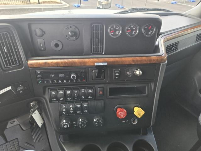 2022 International LT625-10