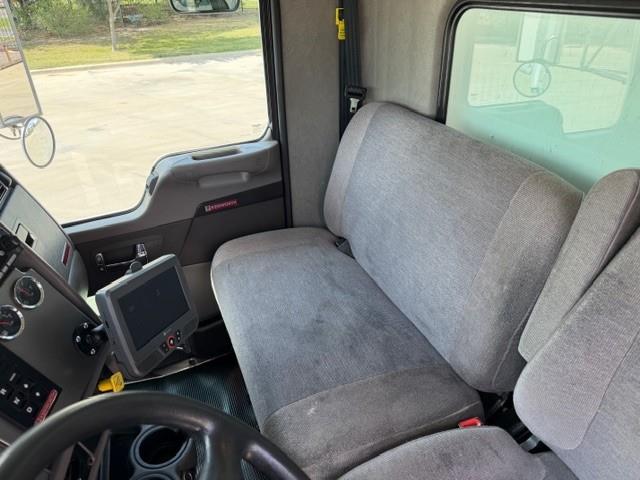 2022 Kenworth T270-19