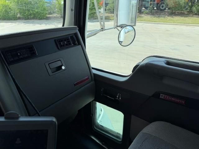 2022 Kenworth T270-20