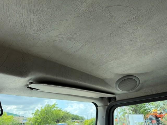 2022 Kenworth T270-23