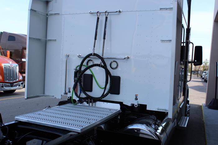 2022 Peterbilt 567-6