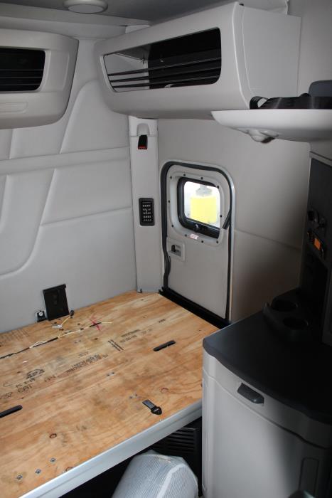 2022 Peterbilt 567-13