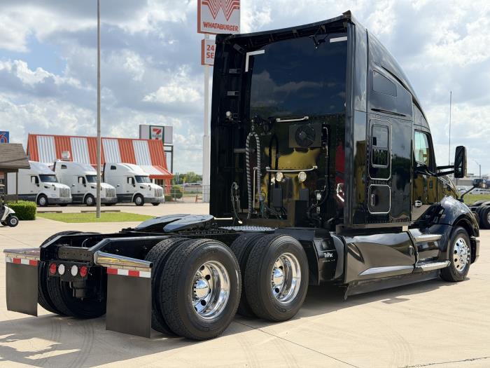 2022 Kenworth T680-4