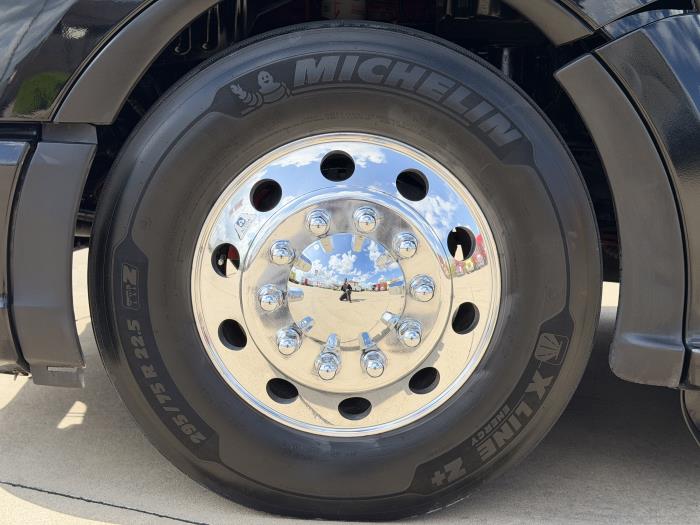 2022 Kenworth T680-9