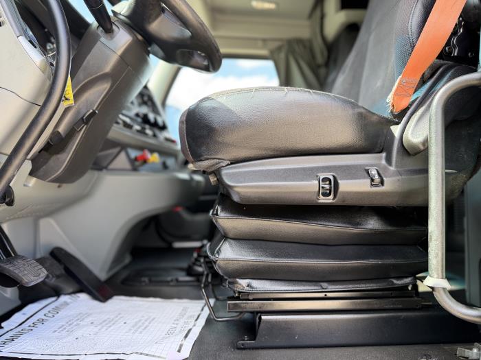 2022 Kenworth T680-21