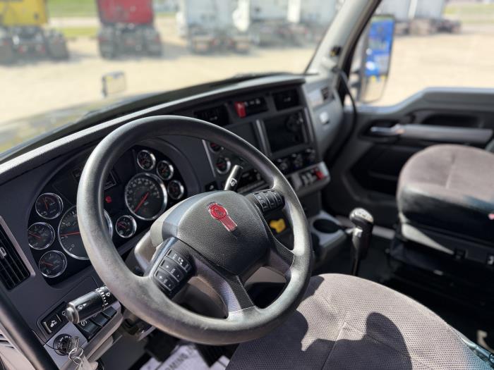 2022 Kenworth T680-22