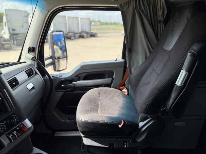 2022 Kenworth T680-24
