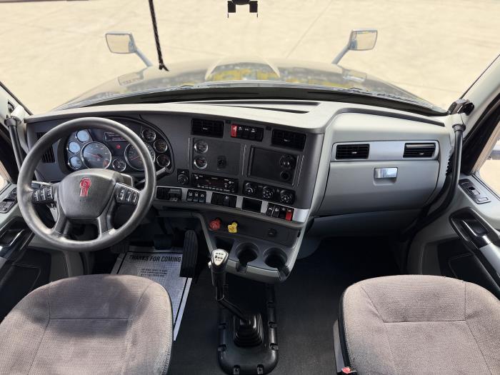 2022 Kenworth T680-31