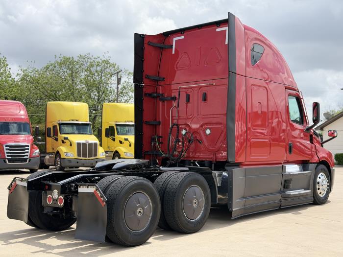 2023 Freightliner Cascadia-4