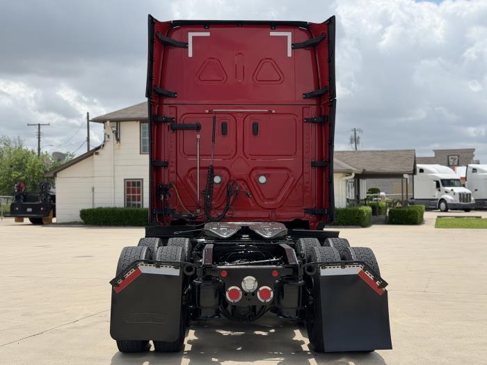 2023 Freightliner Cascadia-5