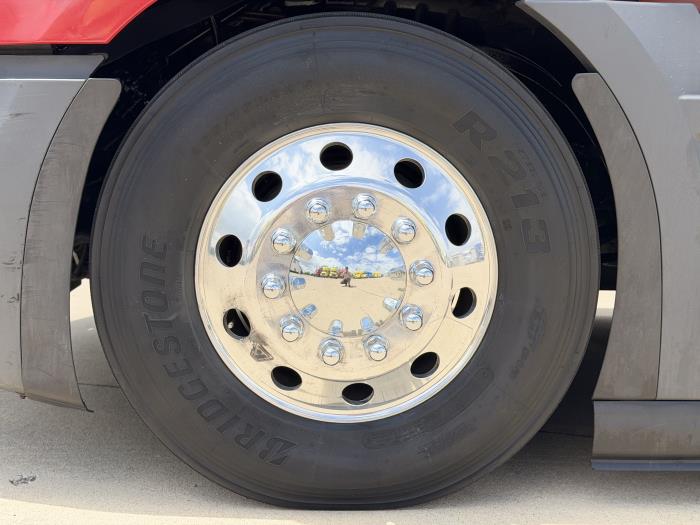 2023 Freightliner Cascadia-8