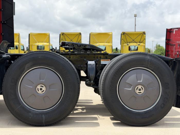 2023 Freightliner Cascadia-9