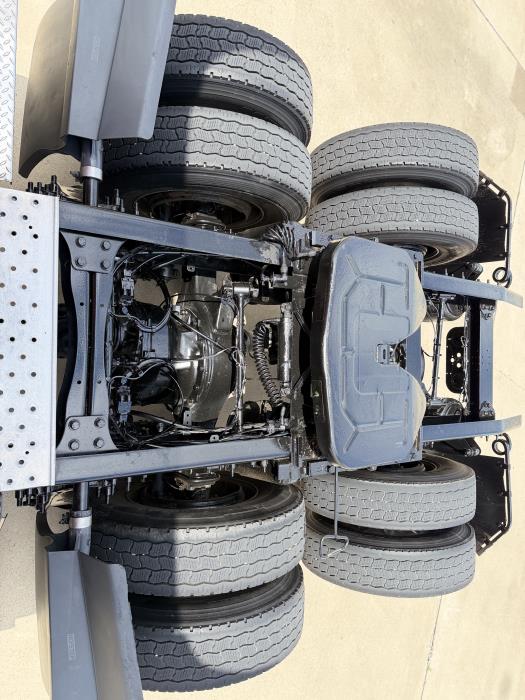 2023 Freightliner Cascadia-10