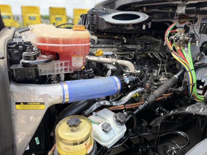 2023 Freightliner Cascadia-15