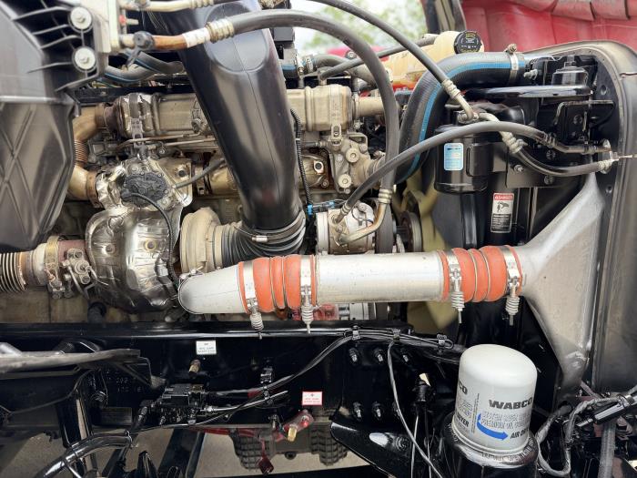 2023 Freightliner Cascadia-17