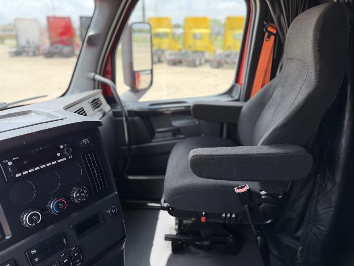 2023 Freightliner Cascadia-21