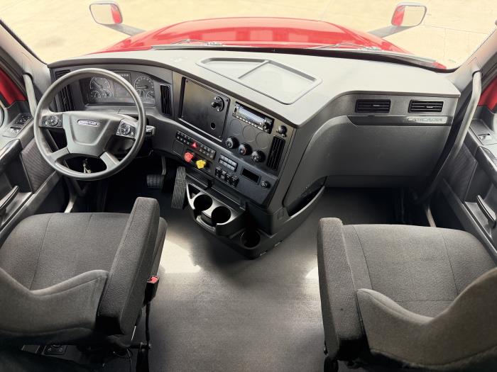 2023 Freightliner Cascadia-28