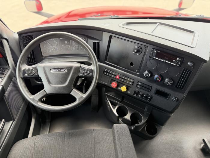 2023 Freightliner Cascadia-29