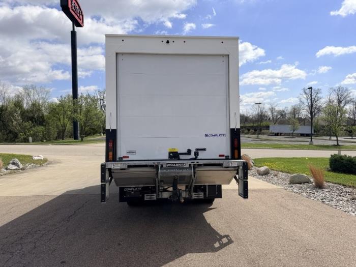 2024 Isuzu NRR - image 4