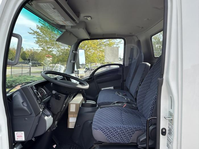 2024 Isuzu NRR - image 11