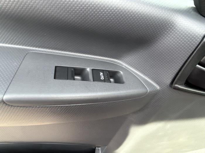 2024 Isuzu NRR - image 12