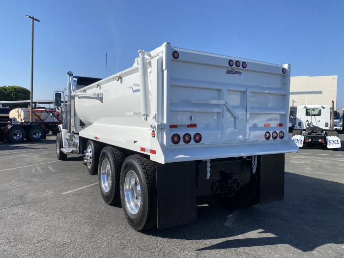 2027 Peterbilt 589-8