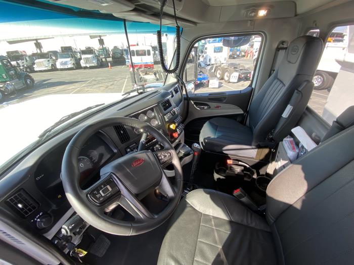 2027 Peterbilt 589-10