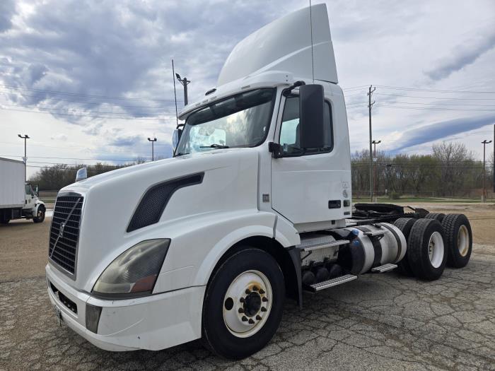 2016 Volvo VNL300-1