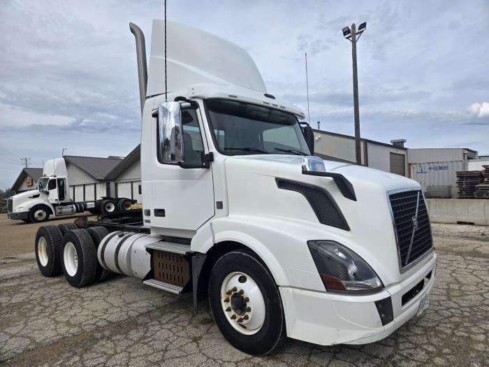 2016 Volvo VNL300-2