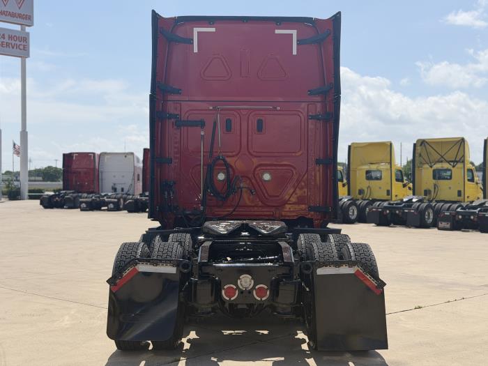 2023 Freightliner Cascadia-5