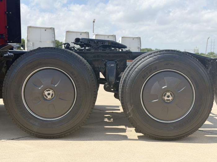 2023 Freightliner Cascadia-9