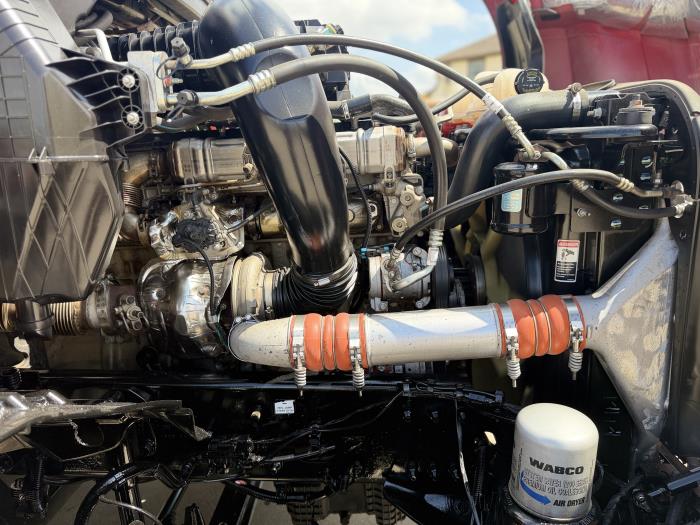 2023 Freightliner Cascadia-17