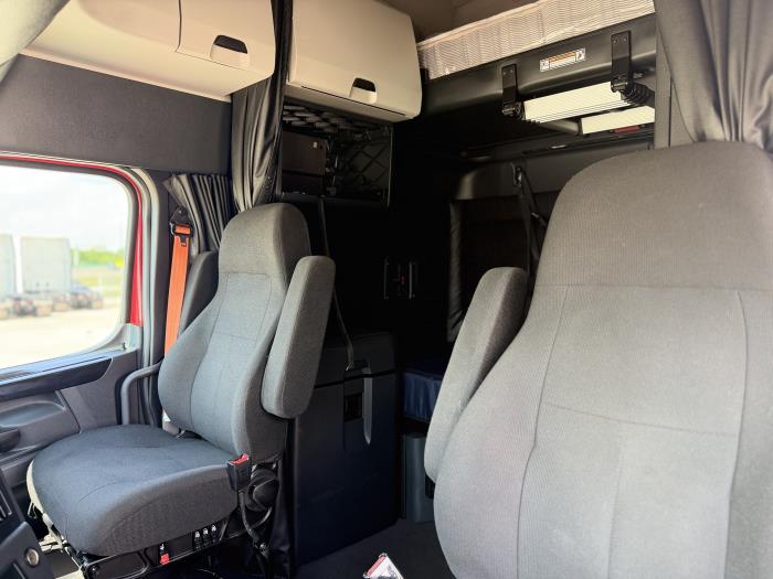 2023 Freightliner Cascadia-20