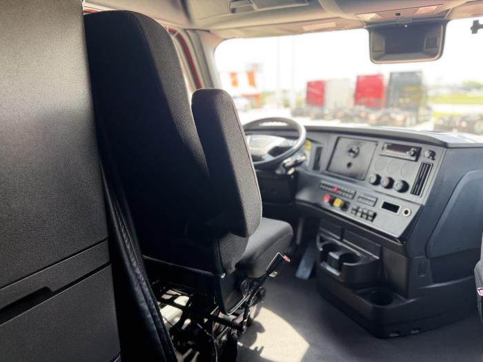 2023 Freightliner Cascadia-27