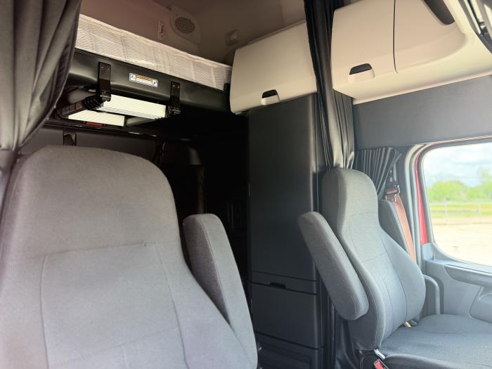 2023 Freightliner Cascadia-31