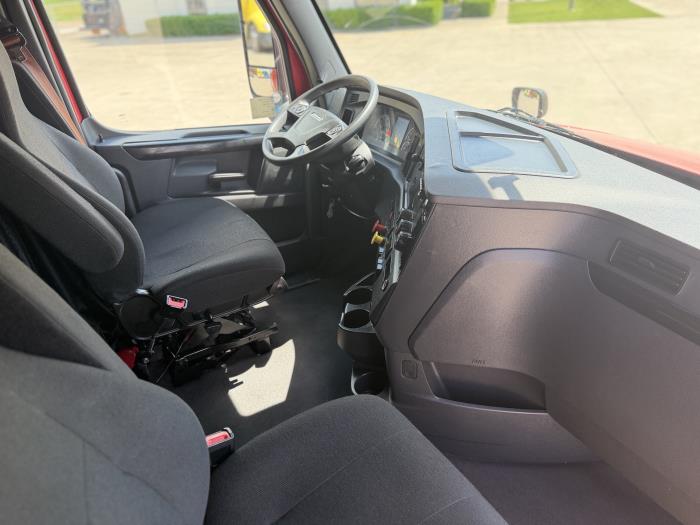 2023 Freightliner Cascadia-32