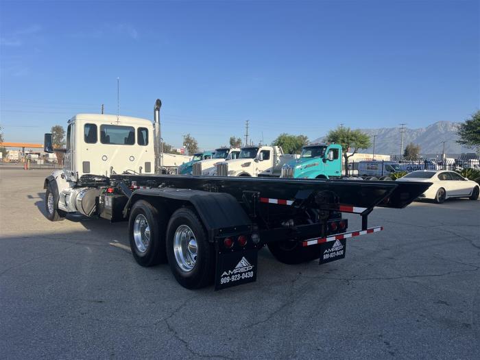 2027 Peterbilt 567-7