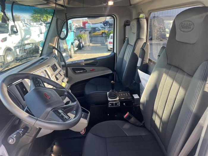 2027 Peterbilt 567-18