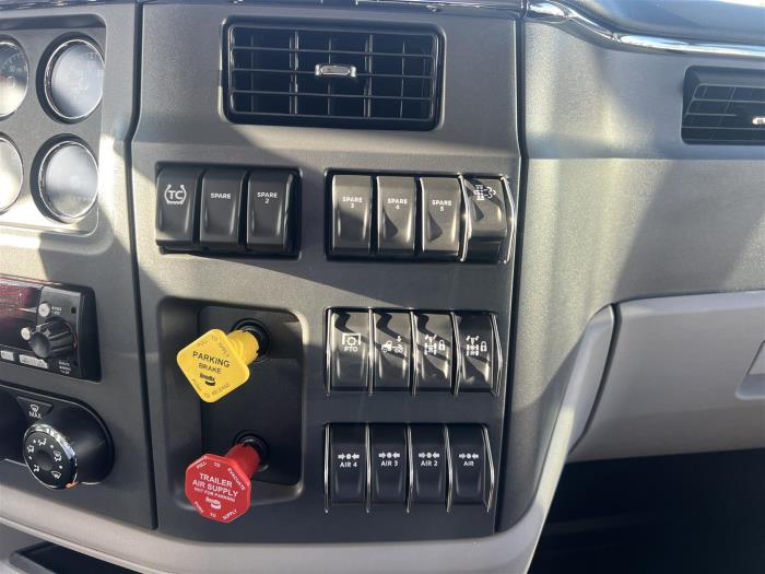 2027 Peterbilt 567-27