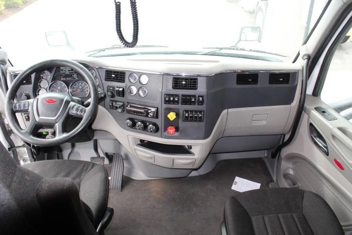 2020 Peterbilt 579-14