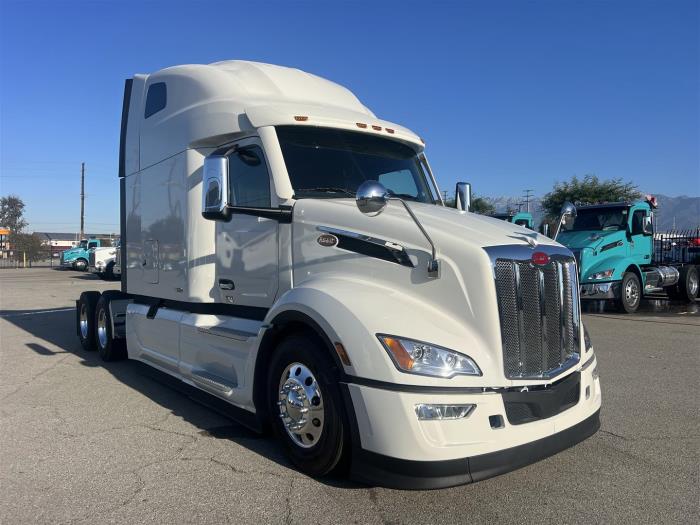 2027 Peterbilt 579-3