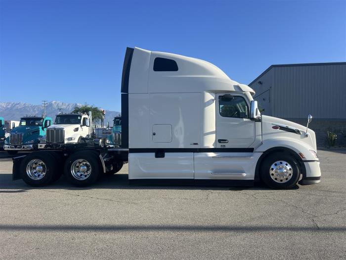 2027 Peterbilt 579-4