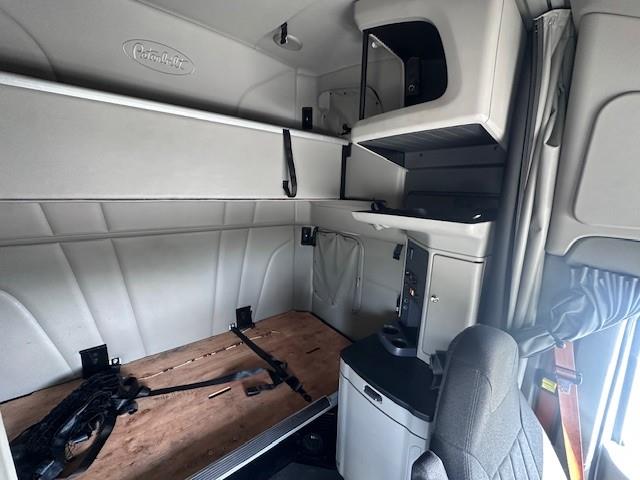 2021 Peterbilt 579-11