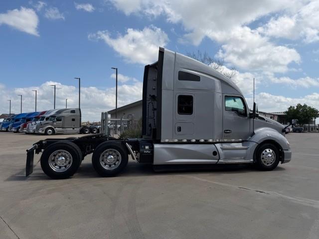 2022 Kenworth T680-7