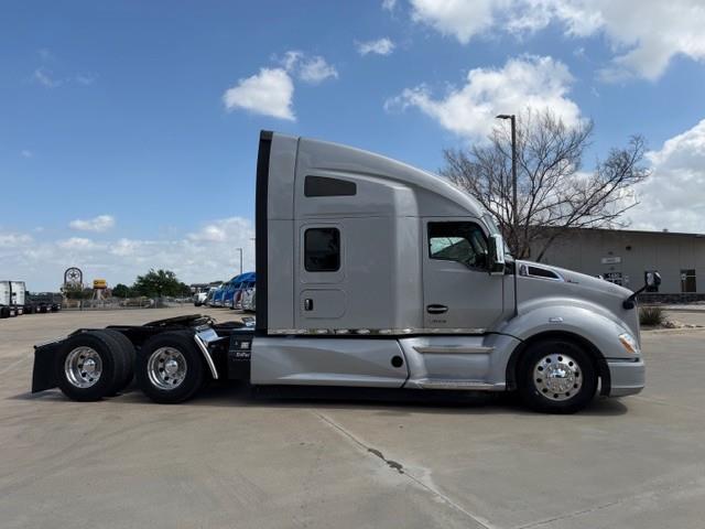 2022 Kenworth T680-8