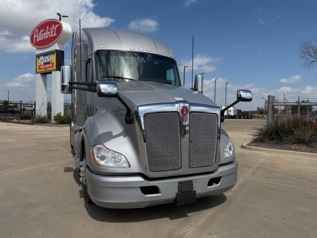 2022 Kenworth T680-10