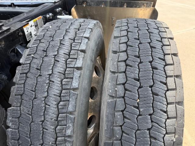 2022 Kenworth T680-23