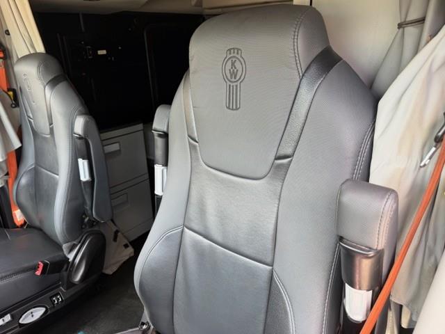 2022 Kenworth T680-28